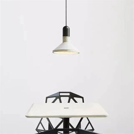 suspension en béton style industriel pour intérieur moderne
