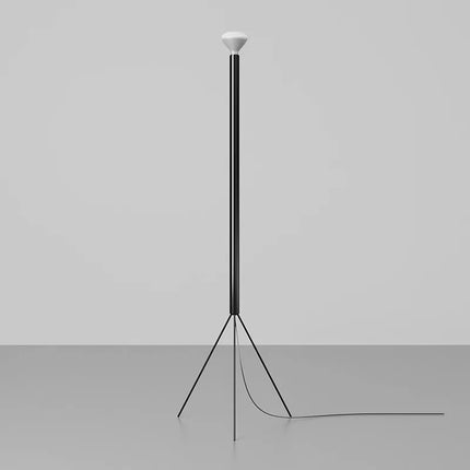 Lampadaire italien au design artistique pour intérieur élégant — LZ4X9QJ