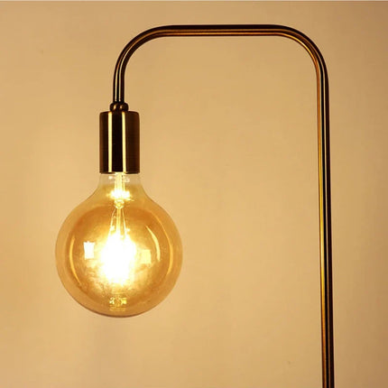 Lampadaire LED rétro en laiton au design minimaliste créatif — LZ4X9P2Q