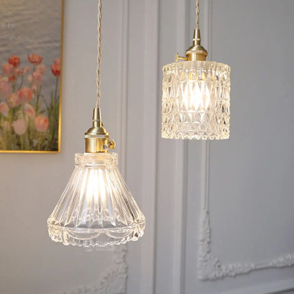 suspension en verre au design nordique moderne pour intérieur élégant