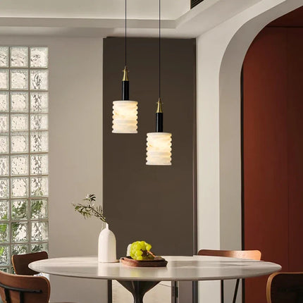 suspension moderne en pierre naturelle pour un éclairage minimaliste