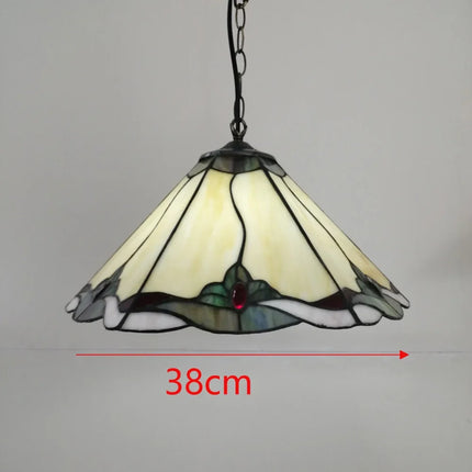 Lustre style vitrail Tiffany méditerranéen pour intérieur raffiné — LZ4X9P2Q