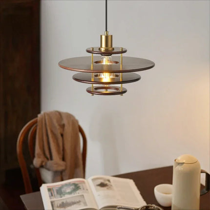 Suspension en bois style wabi-sabi japonais pour décoration intérieure — LZ4P9XQ