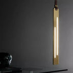 Modèle A / Métal doré / Cuir noir | lumière blanche