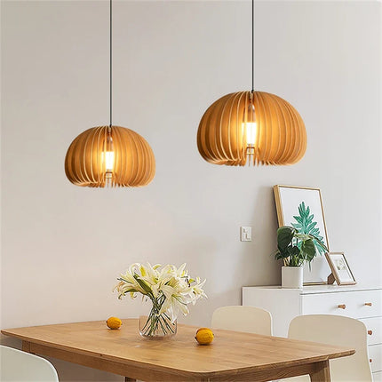 Suspension artisanale en bois forme citrouille pour décoration — LZ4X9T2