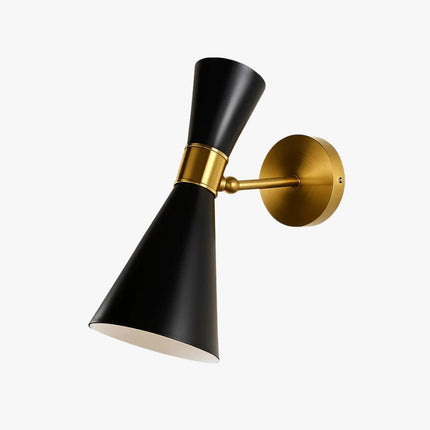 Applique murale LED dorée avec abat-jour triangulaire design — LZ4X9Q2
