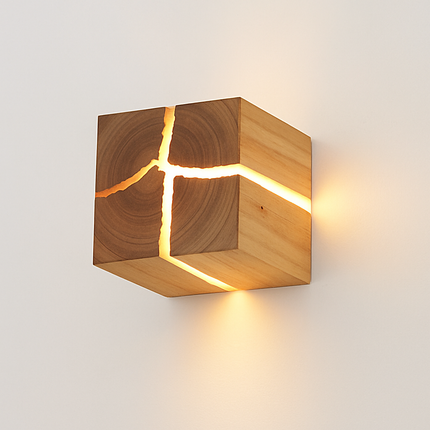 Applique murale LED artisanale en bois massif et résine — LZ4FJ9