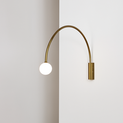 Applique murale LED design en arc doré pour intérieur élégant — LZ4X9B2