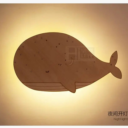 Applique murale LED en bois forme baleine pour enfants — LZ4X9P2