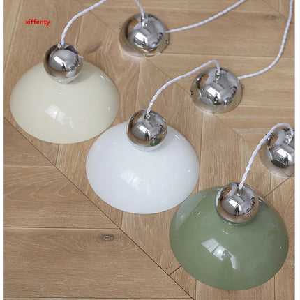 Lustre boule en verre lumineux pour intérieur élégant — LZ4X9P2