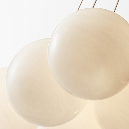 Lustre LED design avec boules lumineuses — LZ4XJ9