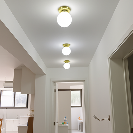 Plafonnier en verre au design moderne pour un éclairage raffiné — LZ4B7XQ