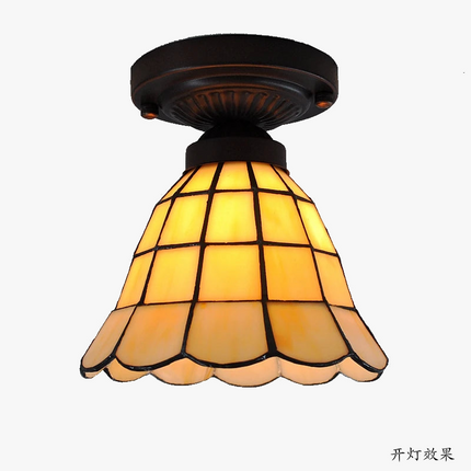 Plafonnier rétro en verre style Tiffany pour intérieur élégant — LZ4X9B2