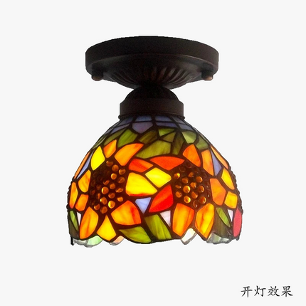 Plafonnier rétro en verre style Tiffany pour intérieur élégant — LZ4X9B2