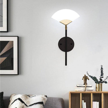 Applique murale LED en métal avec abat-jour triangle doré Chao — LZ4T9Q2