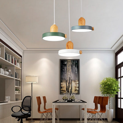 Lustre circulaire scandinave en bois et métal coloré Carmina — LZ4T9Q