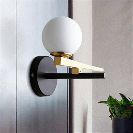 Applique murale dorée avec globe en verre — LZ4X9T2