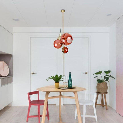 Suspension LED à tige dorée avec trois boules en verre rouge — LZ4X9T