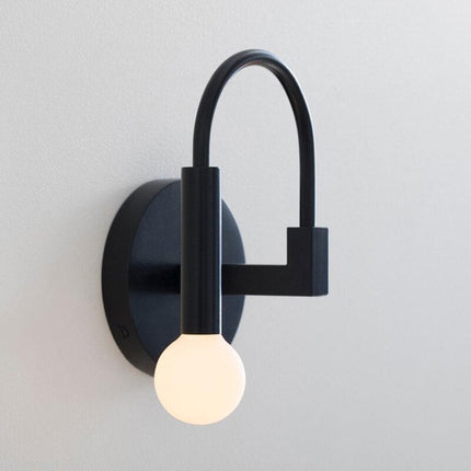 Applique murale moderne LED en forme d'arc métallique Iraide