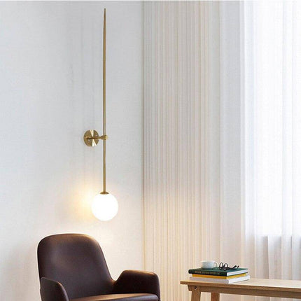 Applique murale LED avec tube doré et globe en verre blanc — LZ4X9P2