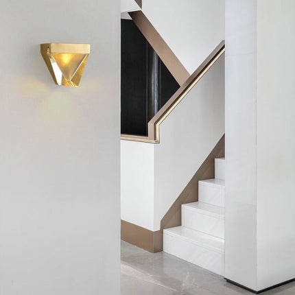 Applique murale moderne en forme de pyramide luxury Jarrett