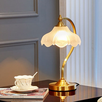 Lampe à poser vintage avec abat-jour motif fleur Magnolya — LZ4D9XQ