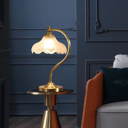 Lampe à poser vintage avec abat-jour motif fleur Magnolya — LZ4D9XQ