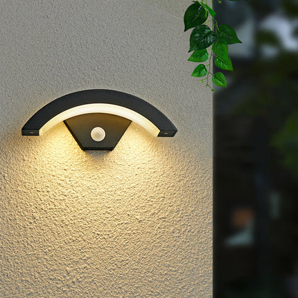 Applique murale LED design résistante à l'humidité Aliénor — LZ4X9P2