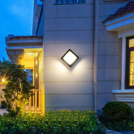 Applique murale LED design résistante à l'humidité Aliénor — LZ4X9P2