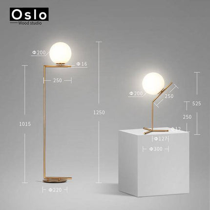 Lampadaire LED doré avec globe en verre design — LZ4X9QJ