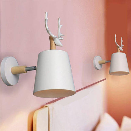 Applique murale avec abat-jour métal et support bois décor corne de cerf — LZ4X9T2