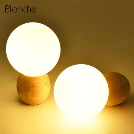 Lampe de table LED boule en bois naturel — LZ4X9T2