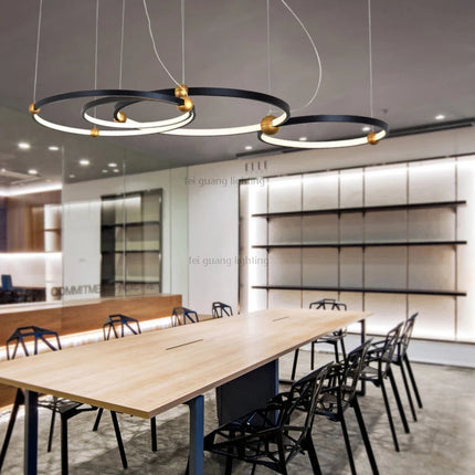 Suspension circulaire LED à trois lumières design — LZ4X9M